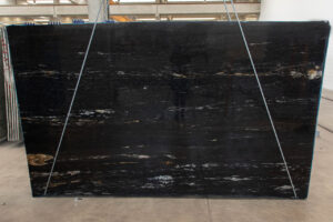 Cosmic Black 2cm pol bg13576_320x190x2cm (002)